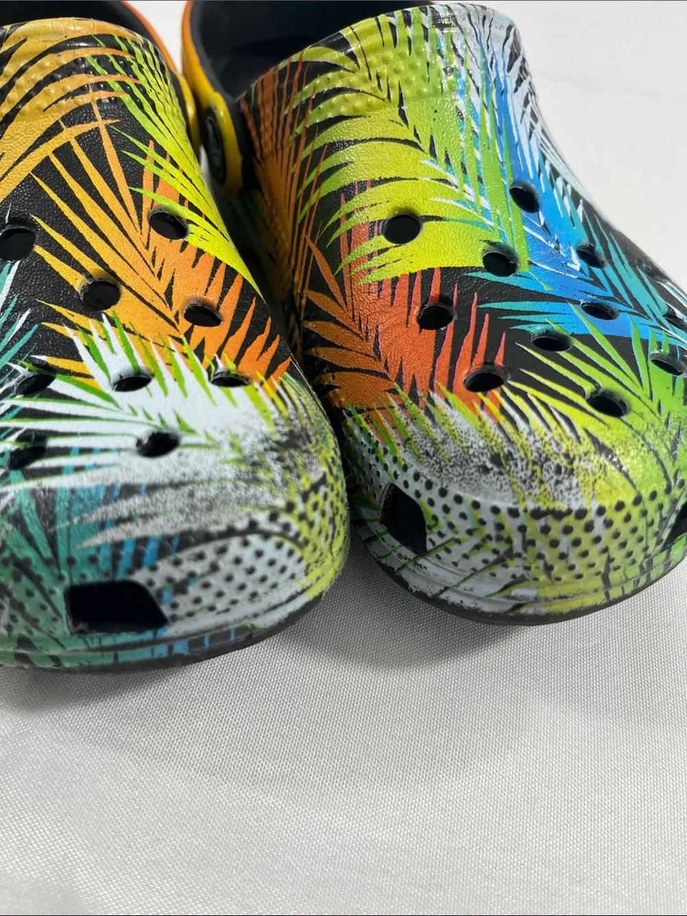 CROCS Classic Pool Party Clog Shoes Kids Size 12 Tropical Multicolor Unisex